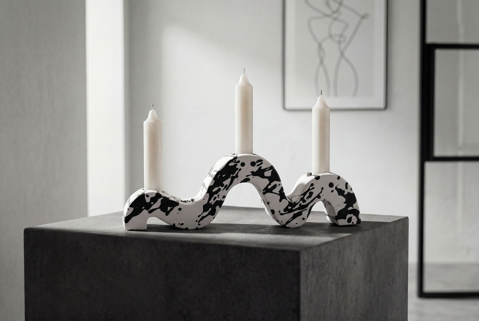 Monochrome Wave Candle Holder