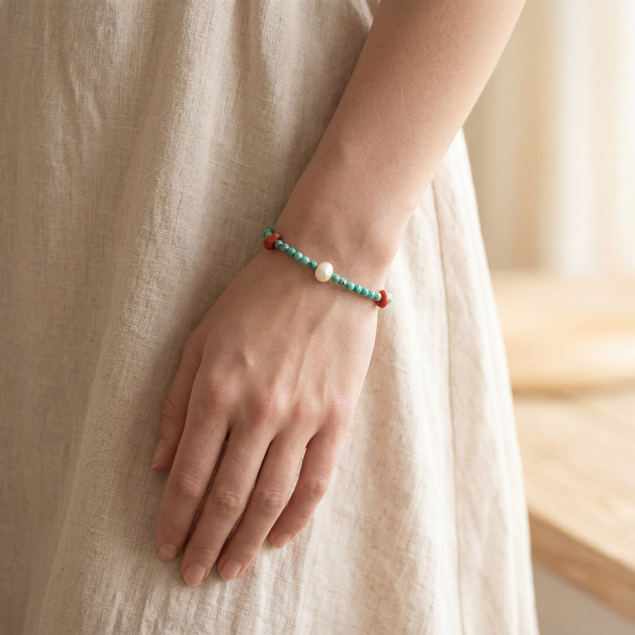 Natural turquoise and pearl beaded bracelet